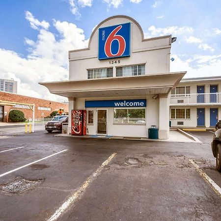 Motel 6-Washington, Dc - Convention Center Екстериор снимка