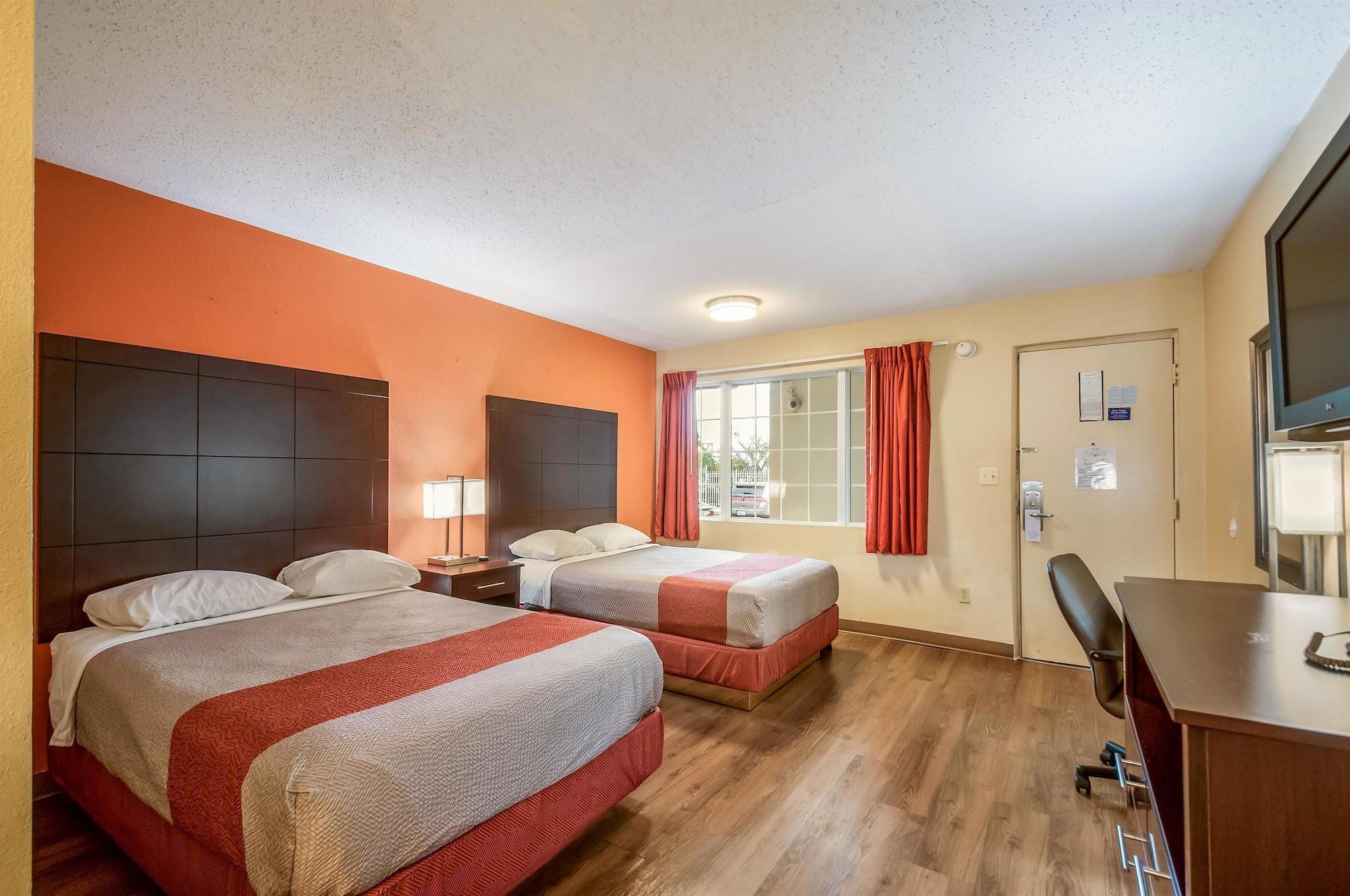 Motel 6-Washington, Dc - Convention Center Екстериор снимка